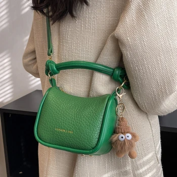 Популярната Малка дамска чанта на едно рамо 2023, Пролетно Нова Мини чанта за жени, лесна и универсална Малка квадратна чанта през рамо