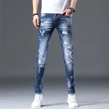 скъсани дънки с бродерия 2022 г., на мъжката марка tide, корейската версия, трендови тесни ластични панталони-молив, ежедневни панталони