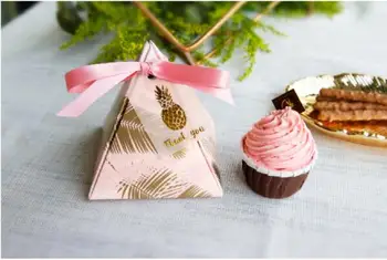 Триъгълна пирамида Аксесоари за сватбени подаръци Оставя кутии с шоколадови бонбони с карта на благодарност Подарък кутия Опаковка за парти Кутия с шоколад